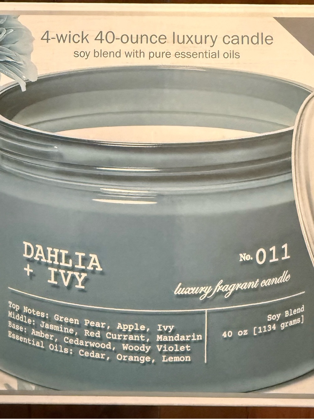 No. 011 Bellevue Luxury 4-Wick Candle - Blue